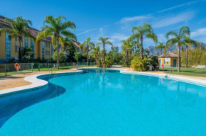 Acogedor Ático con vistas al Mar en Bahia de Marbella, Marbella